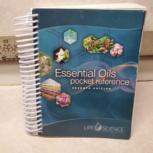 Essential Oils Pocket Reference 7th Edition Soft Cover Spiral-Bound Life Science